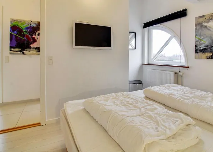 Apartment Daya - 2-3km From The Sea By Interhome *